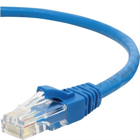 Câble réseau de raccordement Cat5e avec connecteurs RJ45 sans accrocs